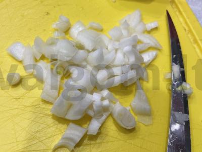 Salotos su raugintais kopūstais ir obuoliu Žingsnis 2