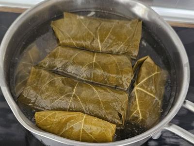 Turkiški kopūstai vynuogių lapuose „Sarma“ Žingsnis 4