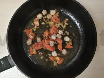 Spagečiai su mėsos kukuliais ir pomidorais Žingsnis 8