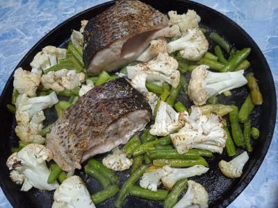 Lašiša, kepta su žiedine kopūstu ir pupelėmis Žingsnis 6