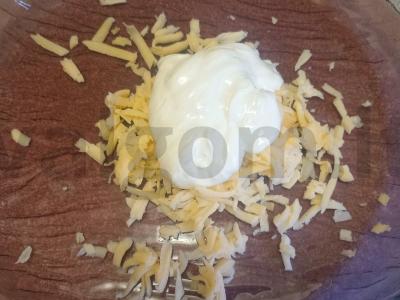 Kiaulienos šnicelis, keptas su pievagrybiais po sūriu Žingsnis 3