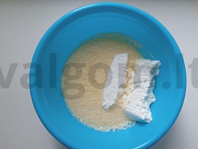 Keksas su kriauše ir sviestiniu karameliniu be miltų Žingsnis 3