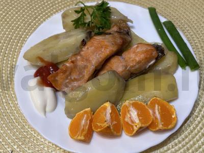 Skani upėtakis su mandarinų skiltelėmis pagrindine nuotrauka