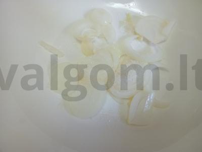 Salotas su vynuogių aliejumi prie plovo Žingsnis 2