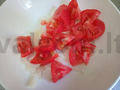 Salotas su vynuogių aliejumi prie plovo Žingsnis 4