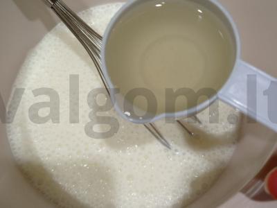 Šokoladiniai keksiukai su kefyru Žingsnis 1