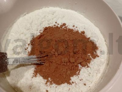 Šokoladiniai keksiukai su kefyru Žingsnis 6