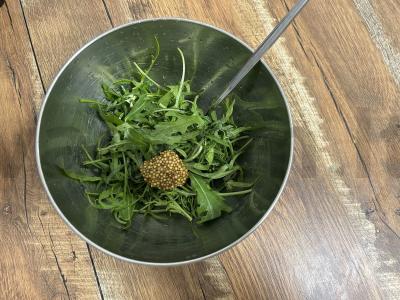 Šiltas salotas su tunu, avokadu ir rukola Žingsnis 3