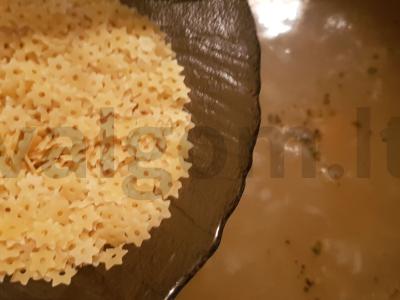 Lengvas triušienos sriuba su žvaigždutėmis makaronais ir itališkais prieskoniais Žingsnis 8