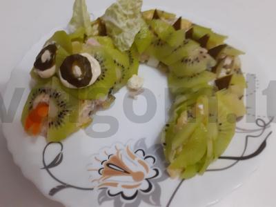 Salotas „Drakonėlis“ su kiviais pagrindine nuotrauka