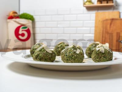 Fasolės pkhali su riešutais ir žolelėmis pagrindine nuotrauka