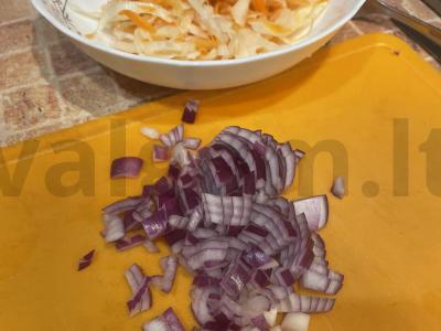 Virti bulvės su raugintais kopūstais Žingsnis 4