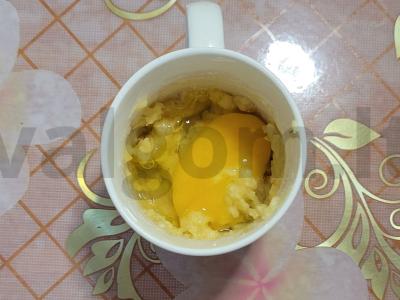 Drėgnas vanilinis-bananų keksas su kakava mikrobangų krosnelėje Žingsnis 1