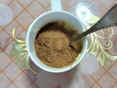 Drėgnas vanilinis-bananų keksas su kakava mikrobangų krosnelėje Žingsnis 3