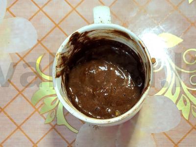 Drėgnas vanilinis-bananų keksas su kakava mikrobangų krosnelėje Žingsnis 4