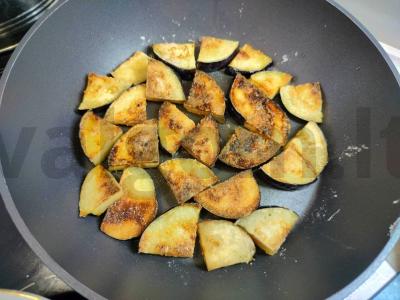 Šiltas salotas su baklažanais Žingsnis 2