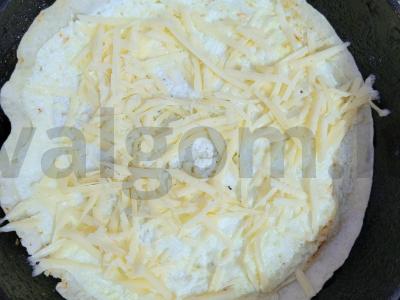 PP lavašas omlete su sūriu ir kumpiu Žingsnis 4