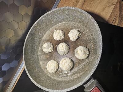 Oro varškėčiai su uogomis Žingsnis 3