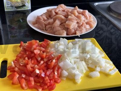 Kari vištiena su kokosų pienu Žingsnis 1