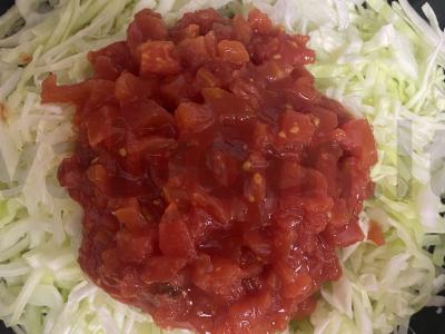 Troškinta kopūstai su keptu svogūnu ir žirnių daigais Žingsnis 5