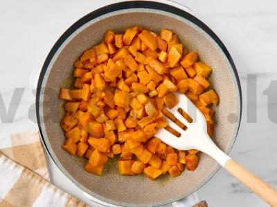 Varškės apkepas su moliūgu Žingsnis 3