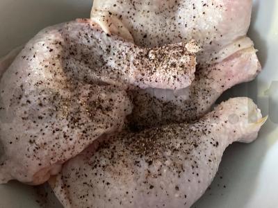 Vištienos šlaunelės su pomidorų pasta ir paprika Žingsnis 1