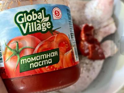 Vištienos šlaunelės su pomidorų pasta ir paprika Žingsnis 2