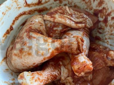 Vištienos šlaunelės su pomidorų pasta ir paprika Žingsnis 3