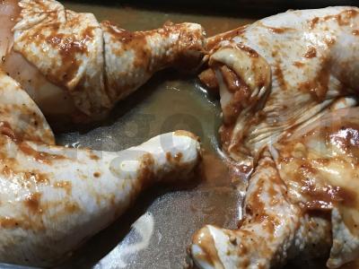 Vištienos šlaunelės su pomidorų pasta ir paprika Žingsnis 4