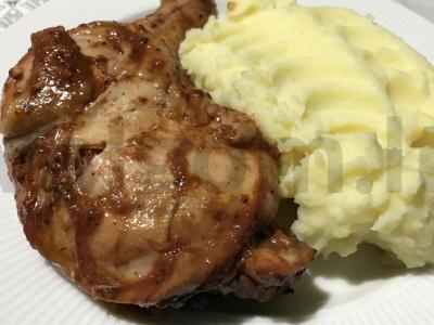 Vištienos šlaunelės su pomidorų pasta ir paprika pagrindine nuotrauka