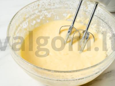 Tortas „Su Naujaisiais metais“ su šokoladu ir graikiniais riešutais Žingsnis 6