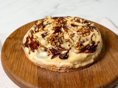 Tortas „Su Naujaisiais metais“ su šokoladu ir graikiniais riešutais pagrindine nuotrauka