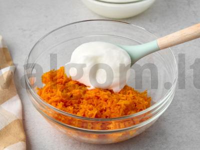 Užkandžių morkų-varškės ritinys Žingsnis 2