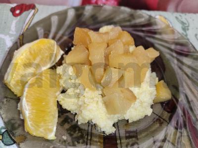 Pšenių košė su karamelizuotais obuoliais pagrindine nuotrauka