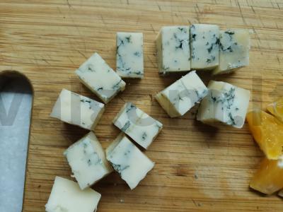 Kanapės su mėlynuoju sūriu ir apelsinu Žingsnis 2