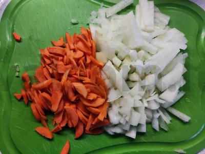 Harcho sriuba su jautienos sultiniu ir prieskoniais Žingsnis 2