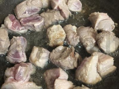 Kiaulienos troškinys su bulvėmis ir kopūstais Žingsnis 2