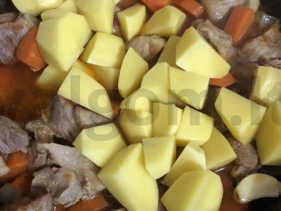 Kiaulienos troškinys su bulvėmis ir kopūstais Žingsnis 9