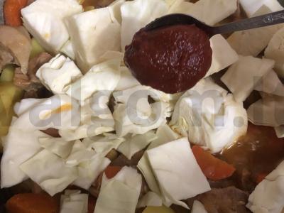 Kiaulienos troškinys su bulvėmis ir kopūstais Žingsnis 10