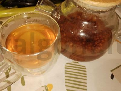 Šaltalankių arbata su medumi pagrindine nuotrauka