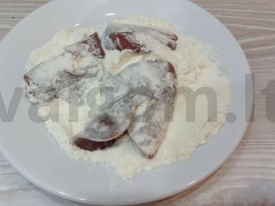 Makaronai su vištienos kepenėlėmis Žingsnis 2