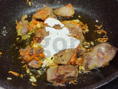 Makaronai su vištienos kepenėlėmis Žingsnis 4