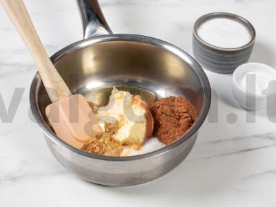 Cinamono-imbiro sausainiai su glajumi Žingsnis 1