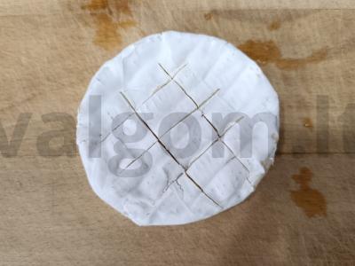 Orkaitėje keptas brie sūris su duona ir prieskoniais Žingsnis 1