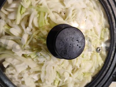 Kepta kopūstai su dešrelėmis ir grietine Žingsnis 6