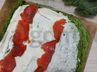 Špinatų ritinys su upėtakiu Žingsnis 3