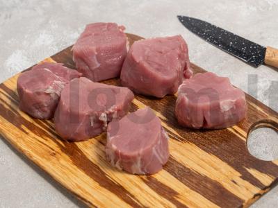 Kiauliena pomidorų padaže Žingsnis 1