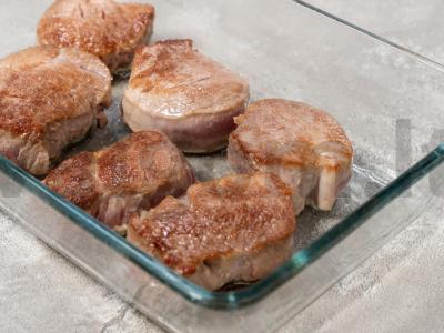 Kiauliena pomidorų padaže Žingsnis 3