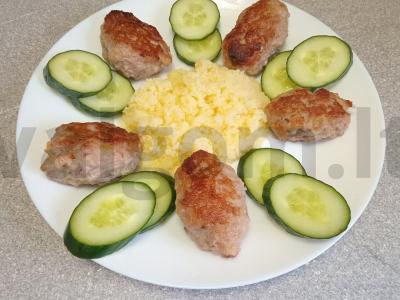 Kalakutienos kotletai su kuskuso garnyru pagrindine nuotrauka