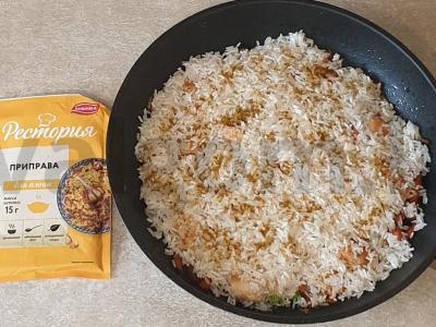 Plovas su kalakutiena ir žaliais žirneliais Žingsnis 6